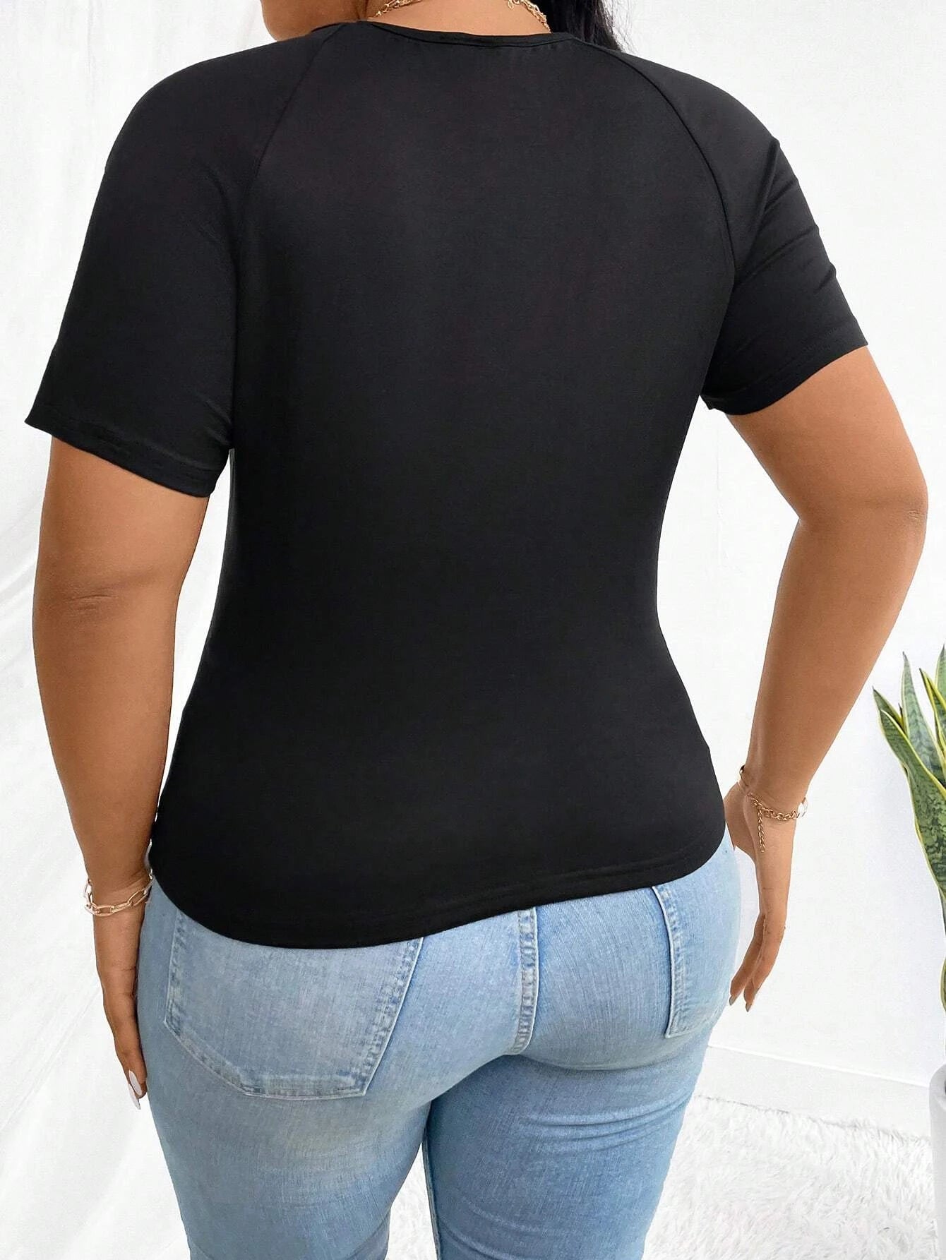 Plus-size women's mesh round neck short-sleeved fitted top, sexy sheer design, classic and stylish versatile style, suitable for