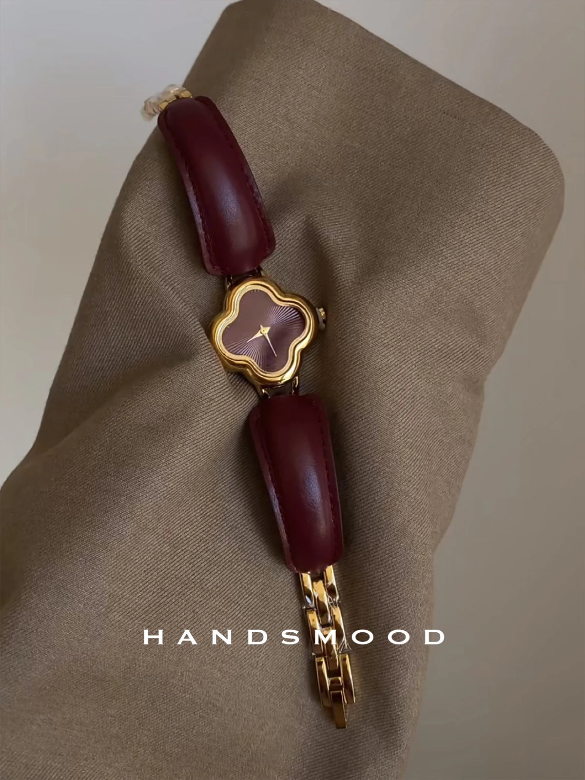 Women's Retro Luxury Gold Quartz Watch – Vintage Leather Strap