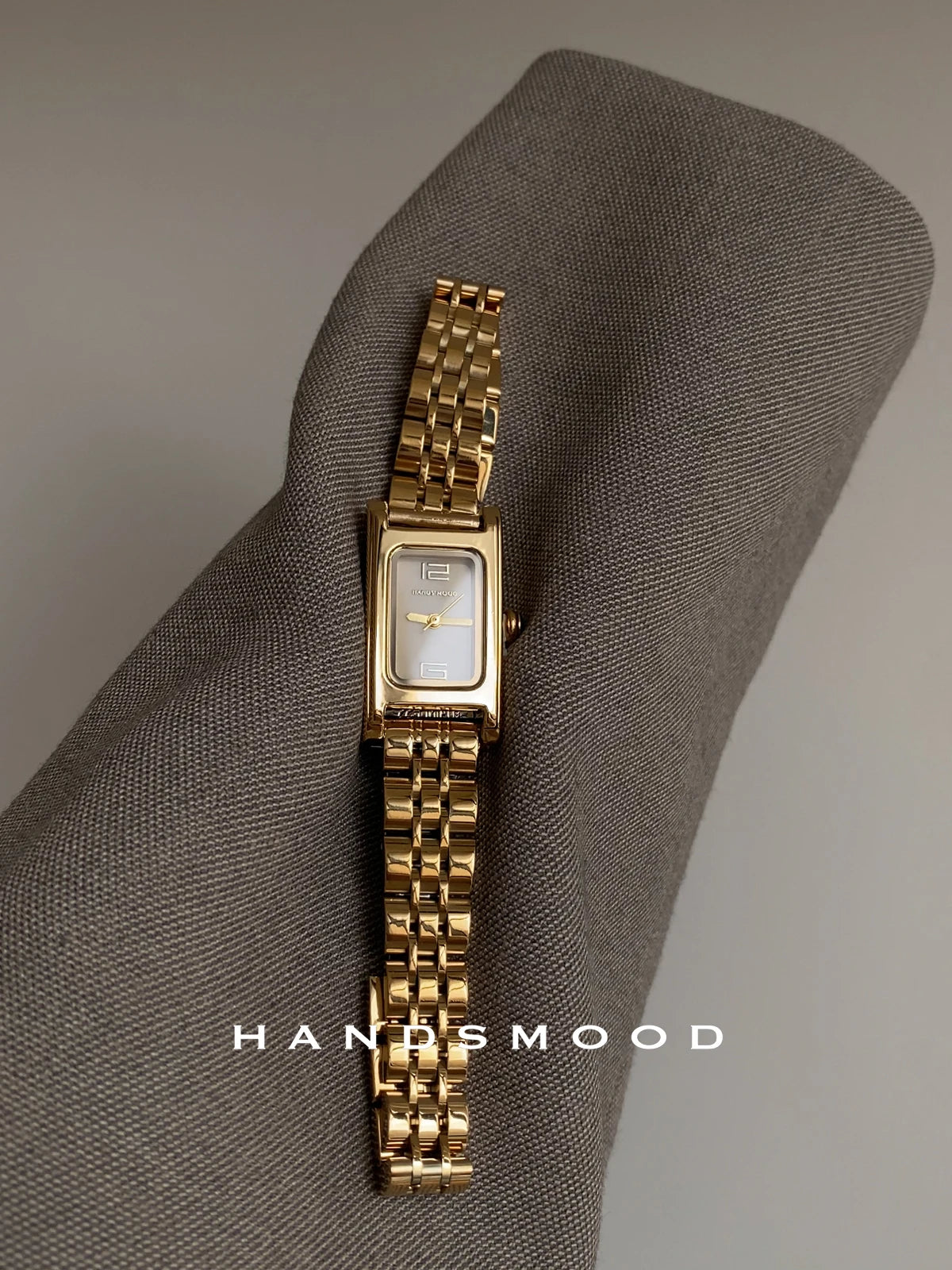 Women's Retro Luxury Gold Quartz Watch – Vintage Leather Strap