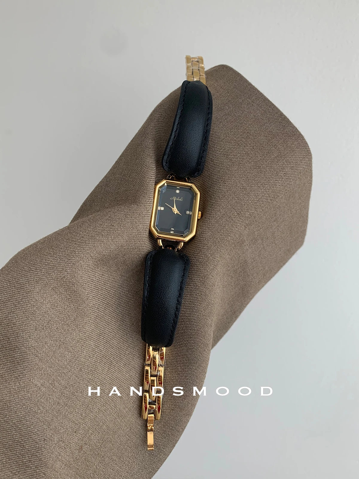 Women's Retro Luxury Gold Quartz Watch – Vintage Leather Strap