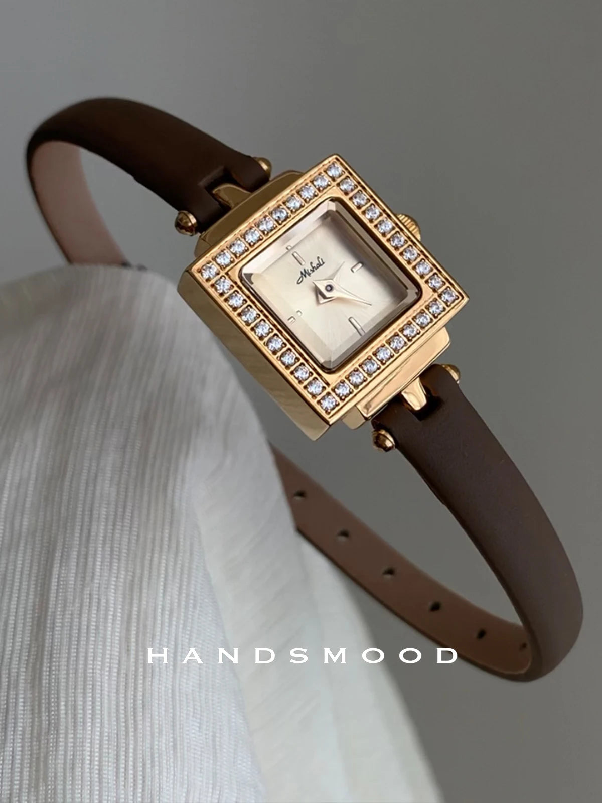 Women's Retro Luxury Gold Quartz Watch – Vintage Leather Strap