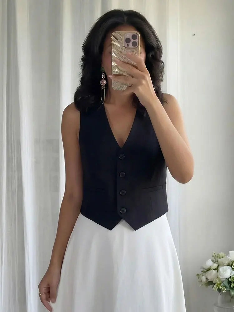 Women's Sleeveless V-Neck Slim Fit Crop Tank Top – Casual Chic Everyday Blouse