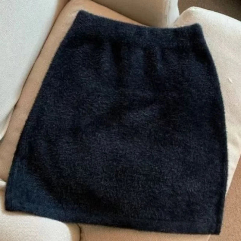 Women's Knit Mini Skirt — Slim Elastic Waist Faux Fur