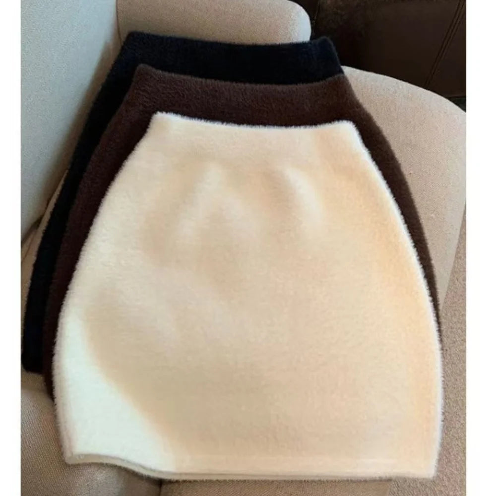 Women's Knit Mini Skirt — Slim Elastic Waist Faux Fur